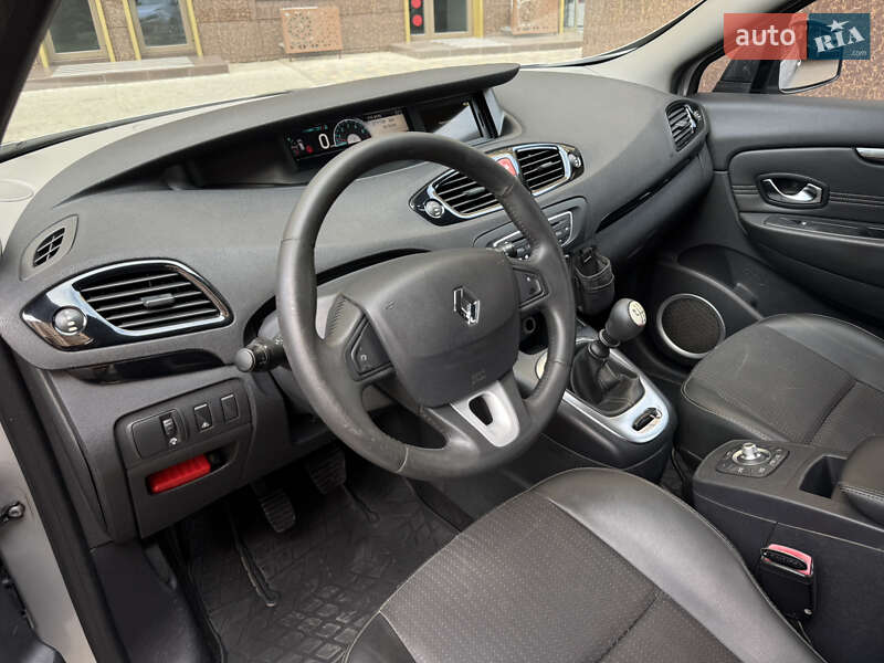 Renault Scenic 2011