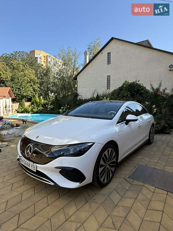 Mercedes-Benz EQE 2024