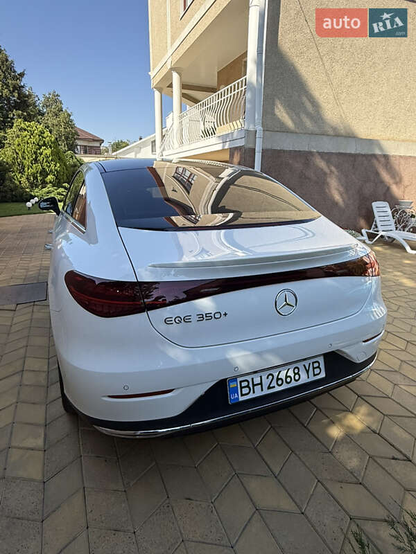 Mercedes-Benz EQE 2024