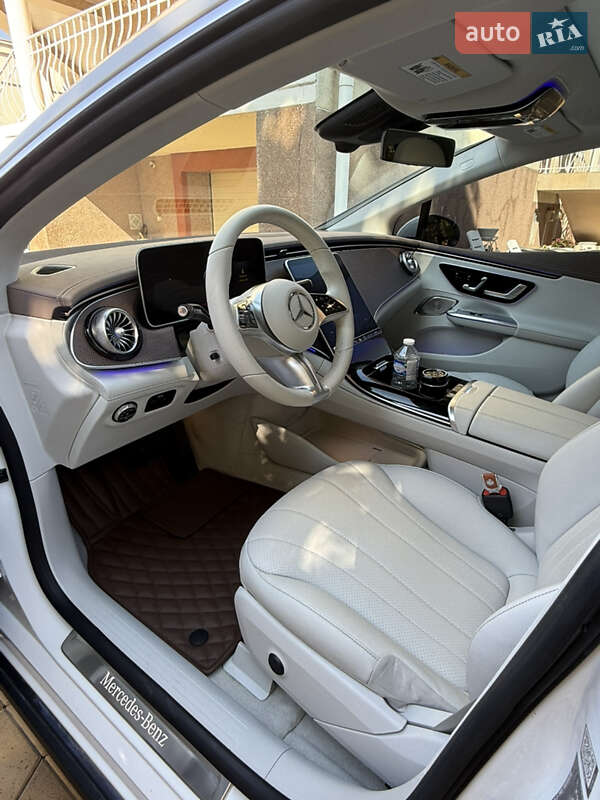 Mercedes-Benz EQE 2024