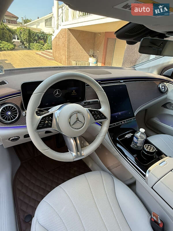 Mercedes-Benz EQE 2024