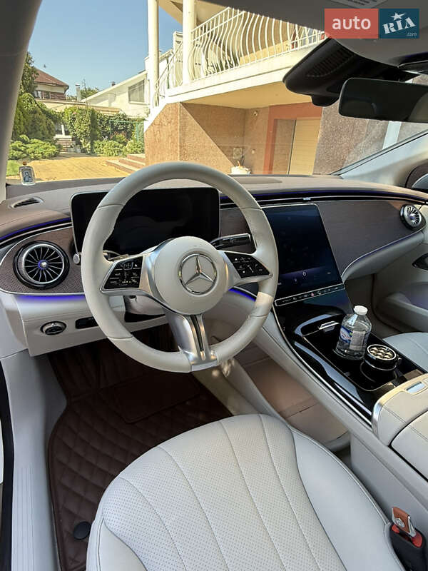 Mercedes-Benz EQE 2024