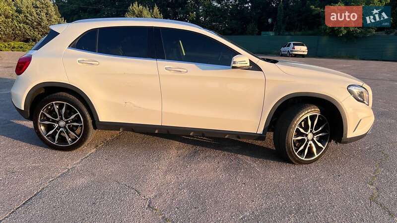 Mercedes-Benz GLA-Class 2016