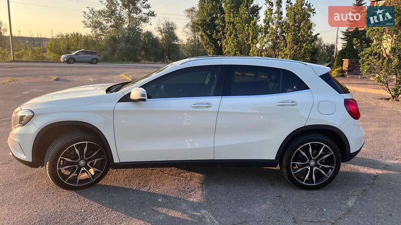 Mercedes-Benz GLA-Class 2016