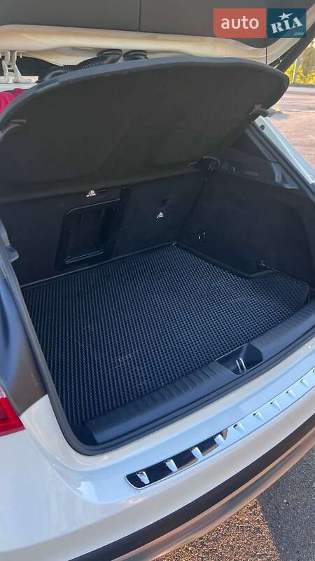 Mercedes-Benz GLA-Class 2016