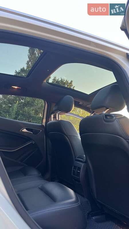 Mercedes-Benz GLA-Class 2016