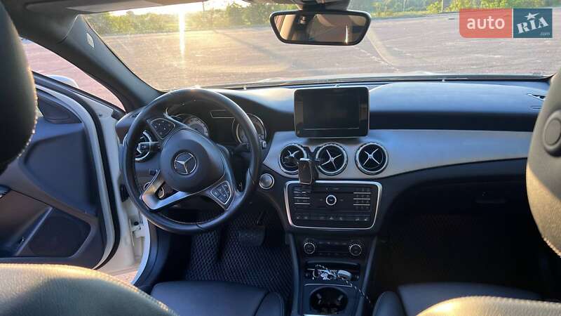 Mercedes-Benz GLA-Class 2016