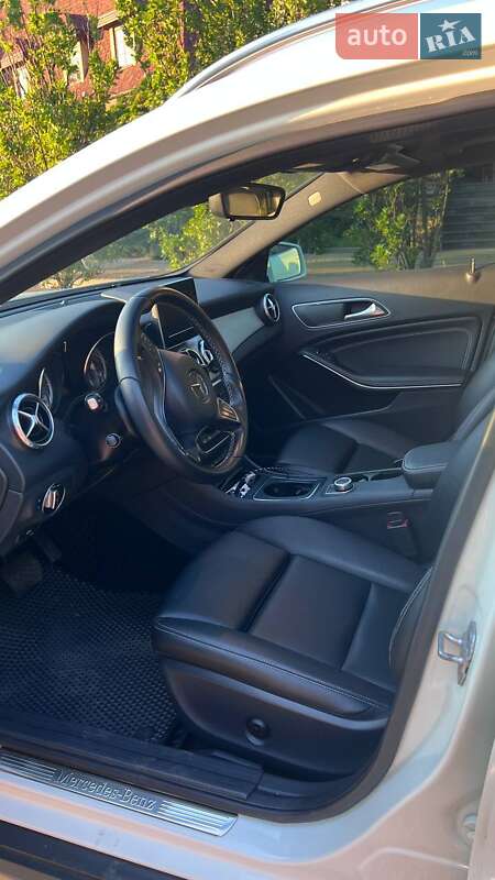 Mercedes-Benz GLA-Class 2016