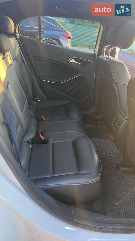 Mercedes-Benz GLA-Class 2016