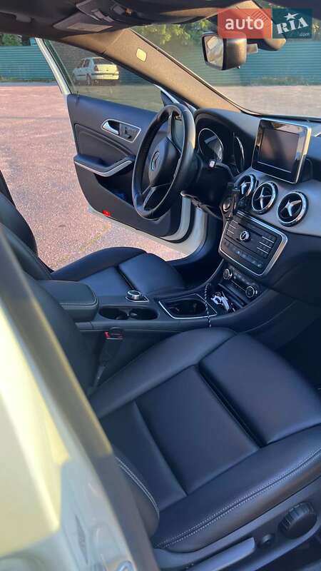 Mercedes-Benz GLA-Class 2016