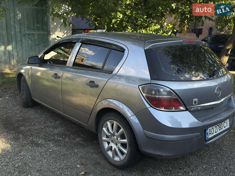 Opel Astra 2007