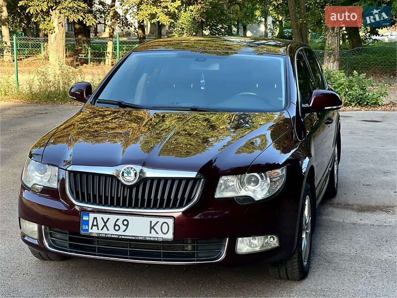 Skoda Superb 2011