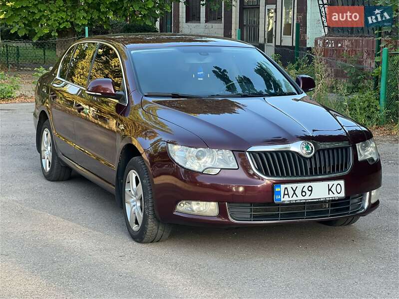 Skoda Superb 2011