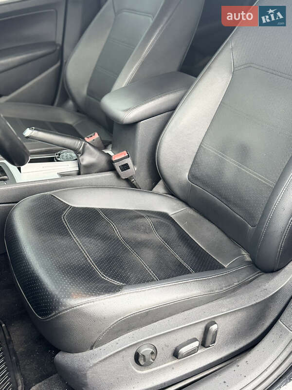 Volkswagen Passat 2011