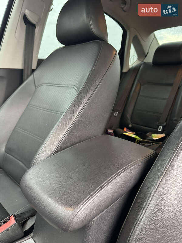 Volkswagen Passat 2011