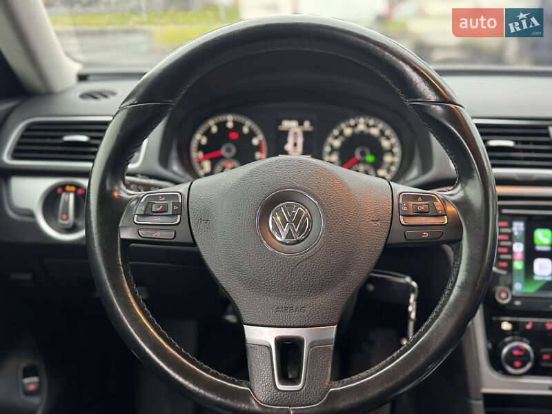 Volkswagen Passat 2011