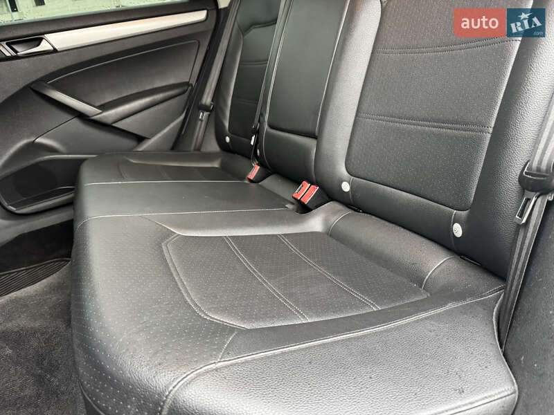 Volkswagen Passat 2011