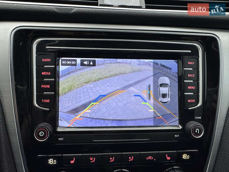 Volkswagen Passat 2011