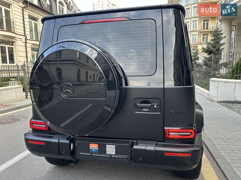 Mercedes-Benz-21