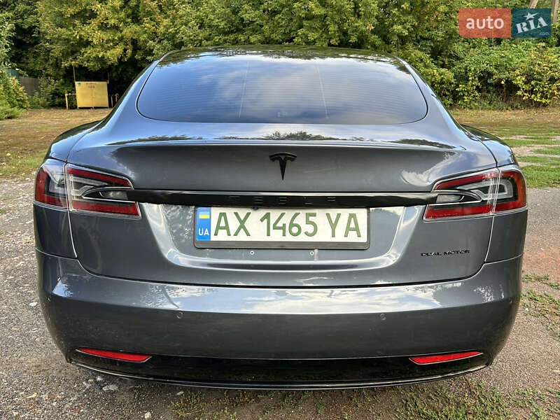 Tesla Model S 2020