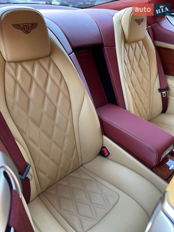 Bentley Continental GT 2012