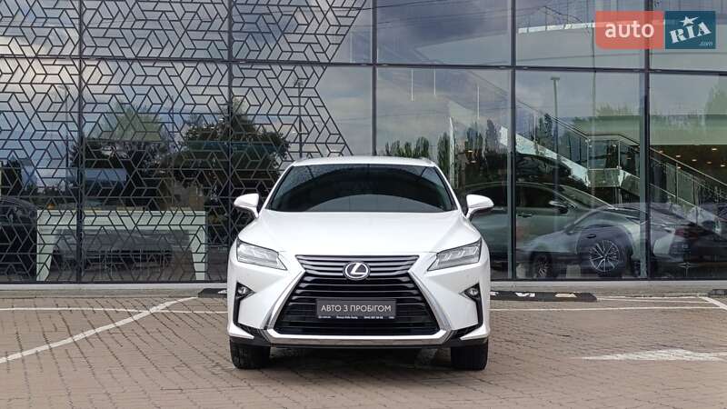 Lexus-5