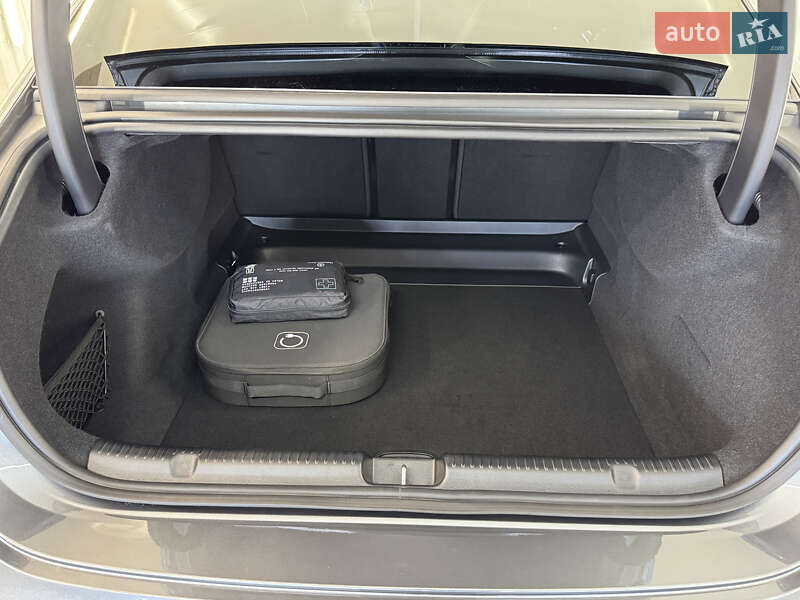 Mercedes-Benz EQE 2024