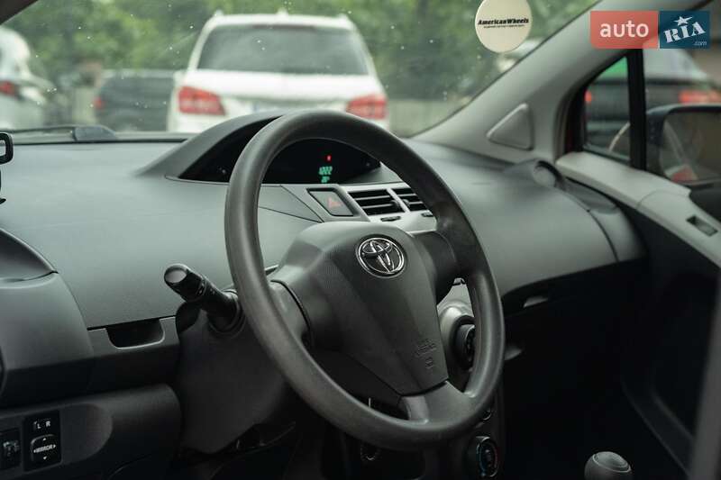 Toyota Yaris 2011