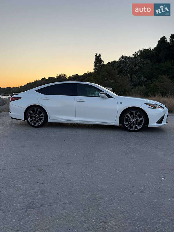 Lexus-1