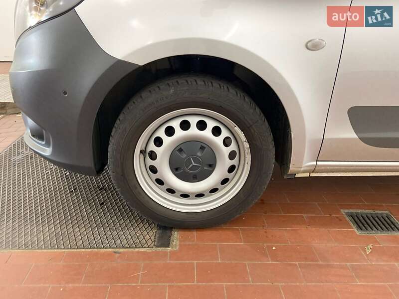 Mercedes-Benz eVito 2020