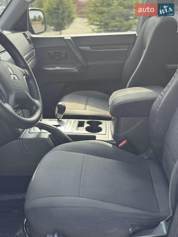 Mitsubishi Pajero 2007