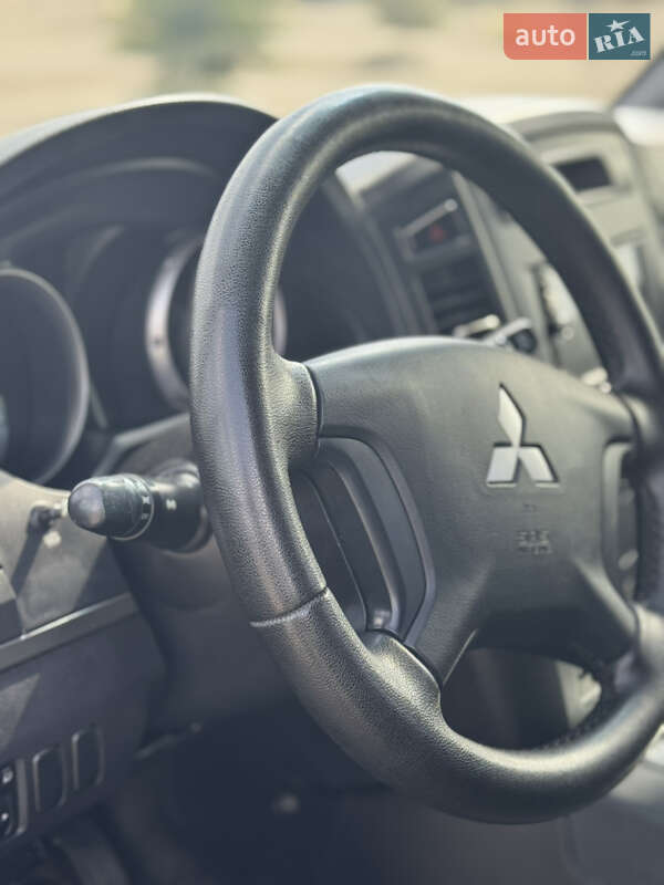 Mitsubishi Pajero 2007