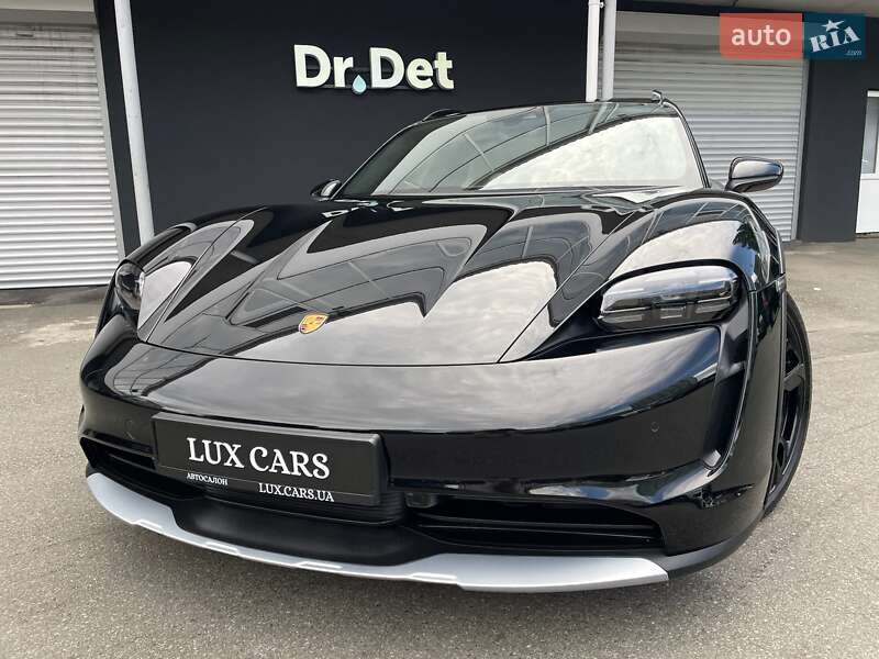 Porsche Taycan Cross Turismo 2023