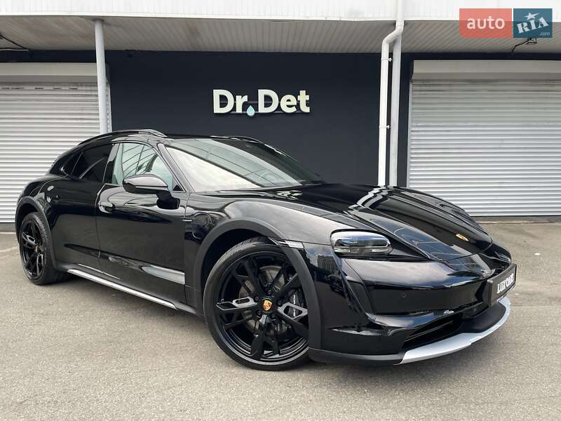 Porsche Taycan Cross Turismo 2023