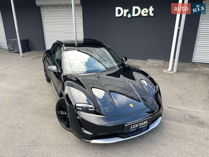 Porsche Taycan Cross Turismo 2023