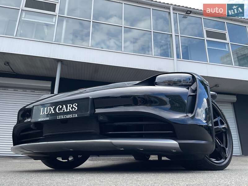 Porsche Taycan Cross Turismo 2023