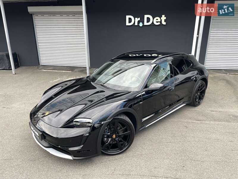 Porsche Taycan Cross Turismo 2023