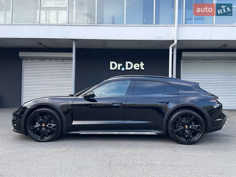 Porsche Taycan Cross Turismo 2023