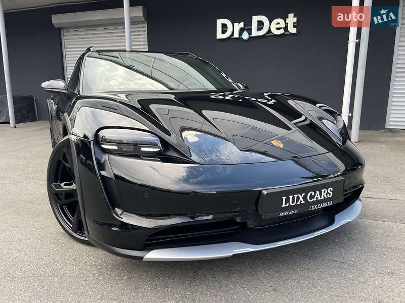 Porsche Taycan Cross Turismo 2023