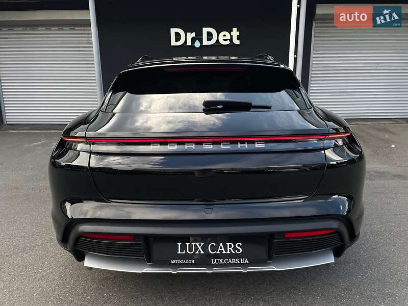 Porsche Taycan Cross Turismo 2023