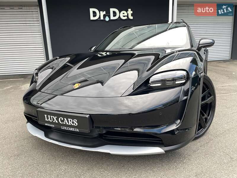 Porsche Taycan Cross Turismo 2023