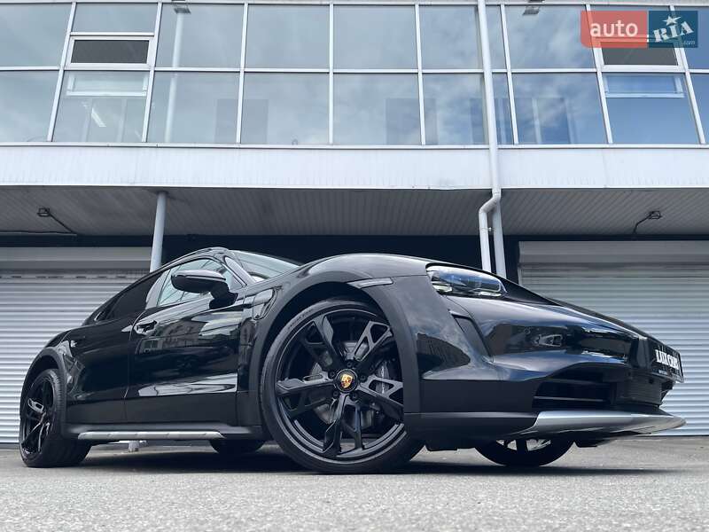 Porsche Taycan Cross Turismo 2023