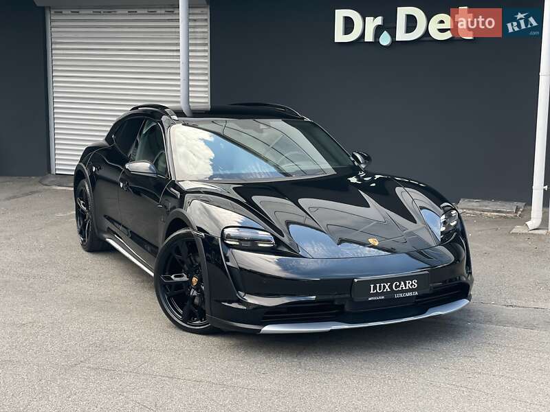 Porsche Taycan Cross Turismo 2023
