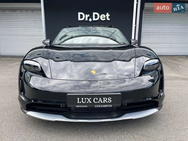 Porsche Taycan Cross Turismo 2023