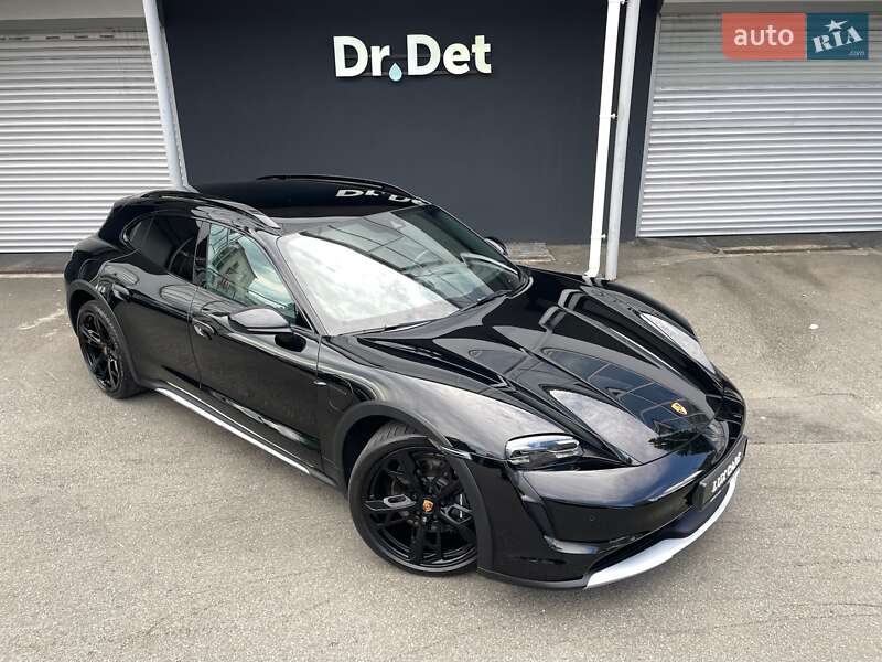 Porsche Taycan Cross Turismo 2023