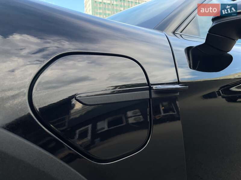 Porsche Taycan Cross Turismo 2023