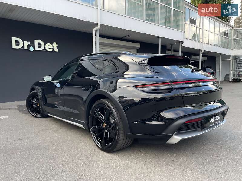 Porsche Taycan Cross Turismo 2023