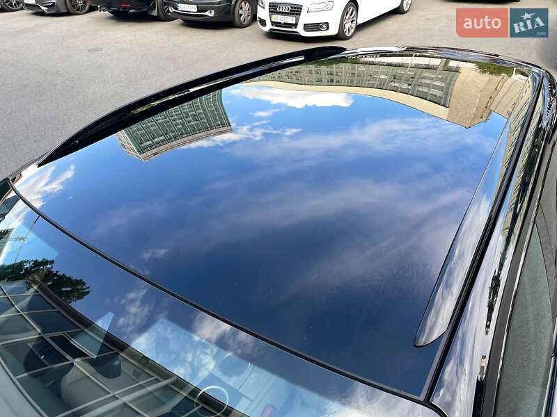 Porsche Taycan Cross Turismo 2023