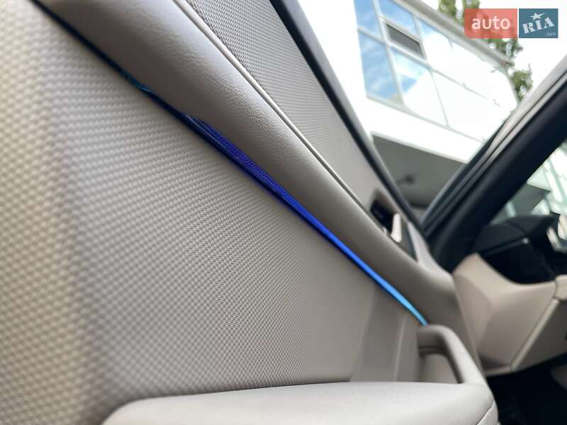 Porsche Taycan Cross Turismo 2023