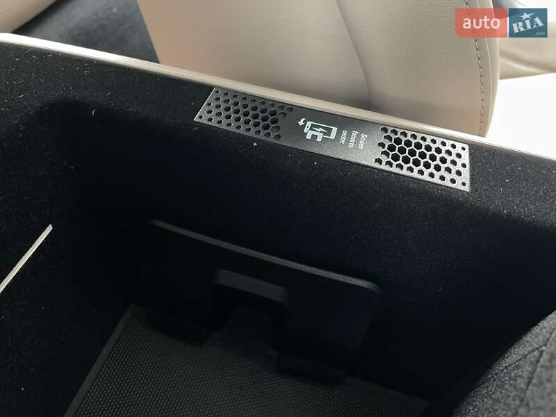 Porsche Taycan Cross Turismo 2023